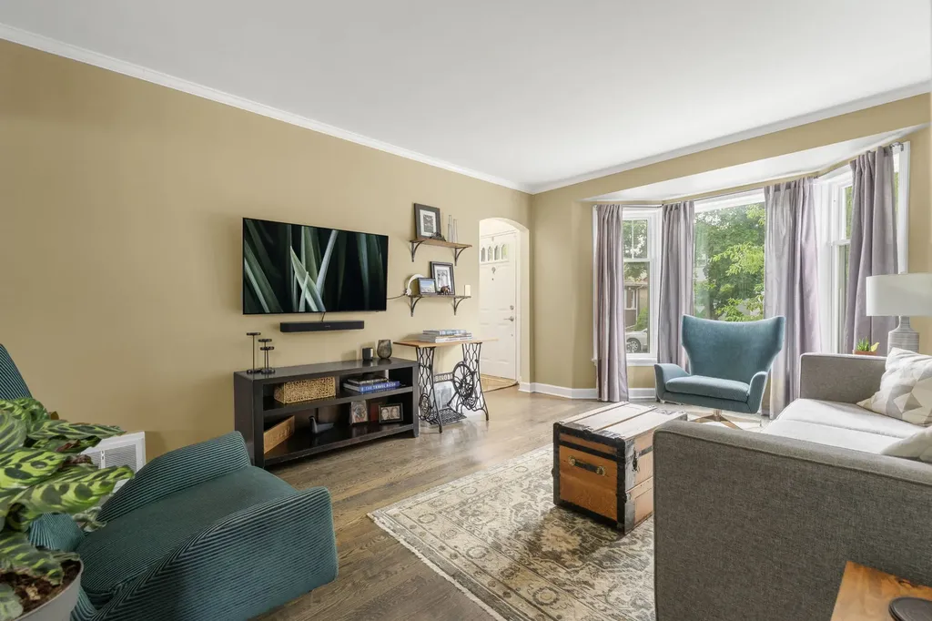 4230 North Moody Avenue Chicago IL 60634
