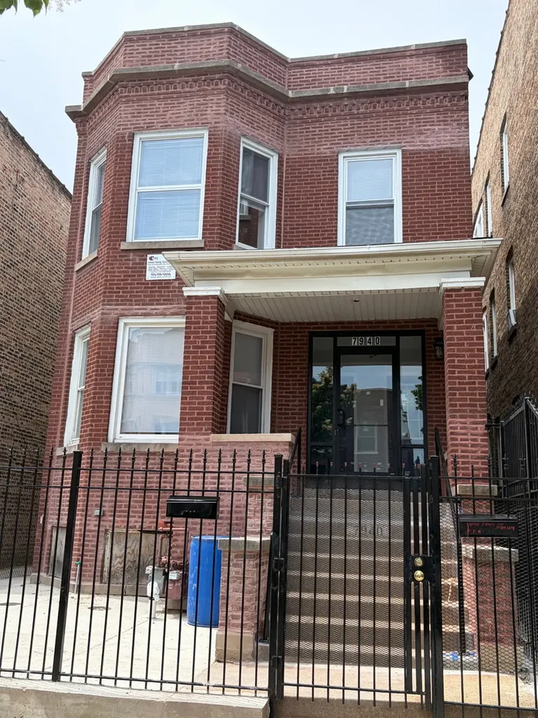 7940 South Carpenter Street Chicago IL 60620