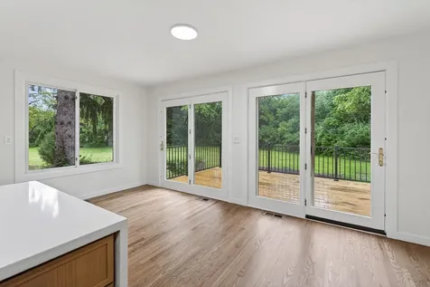 33 Valewood Road West Chicago IL 60185