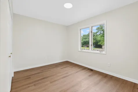33 Valewood Road West Chicago IL 60185