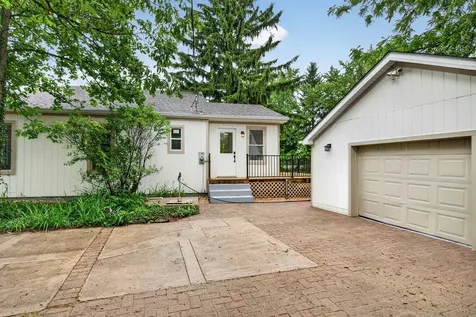 33 Valewood Road West Chicago IL 60185