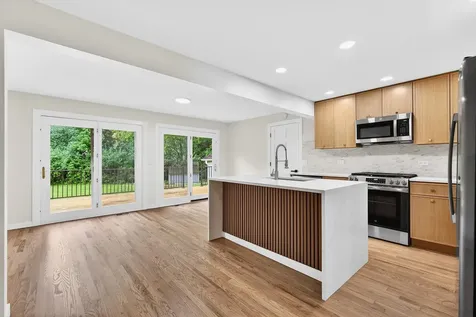 33 Valewood Road West Chicago IL 60185