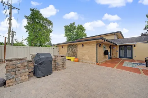 222 South Mayfair Place Chicago Heights IL 60411