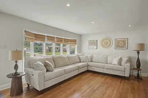 222 South Mayfair Place Chicago Heights IL 60411