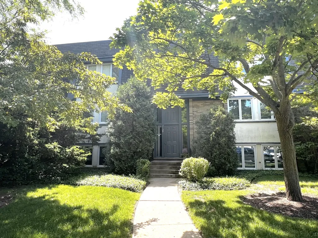 2129 Ammer Ridge Court Glenview IL 60025