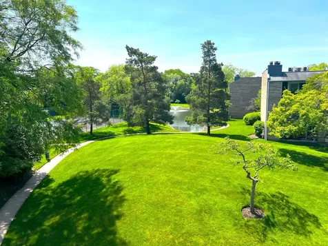 2129 Ammer Ridge Court Glenview IL 60025