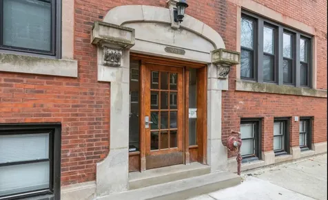 6711 North Lakewood Avenue Chicago IL 60626