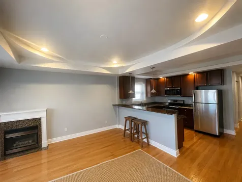 6711 North Lakewood Avenue Chicago IL 60626