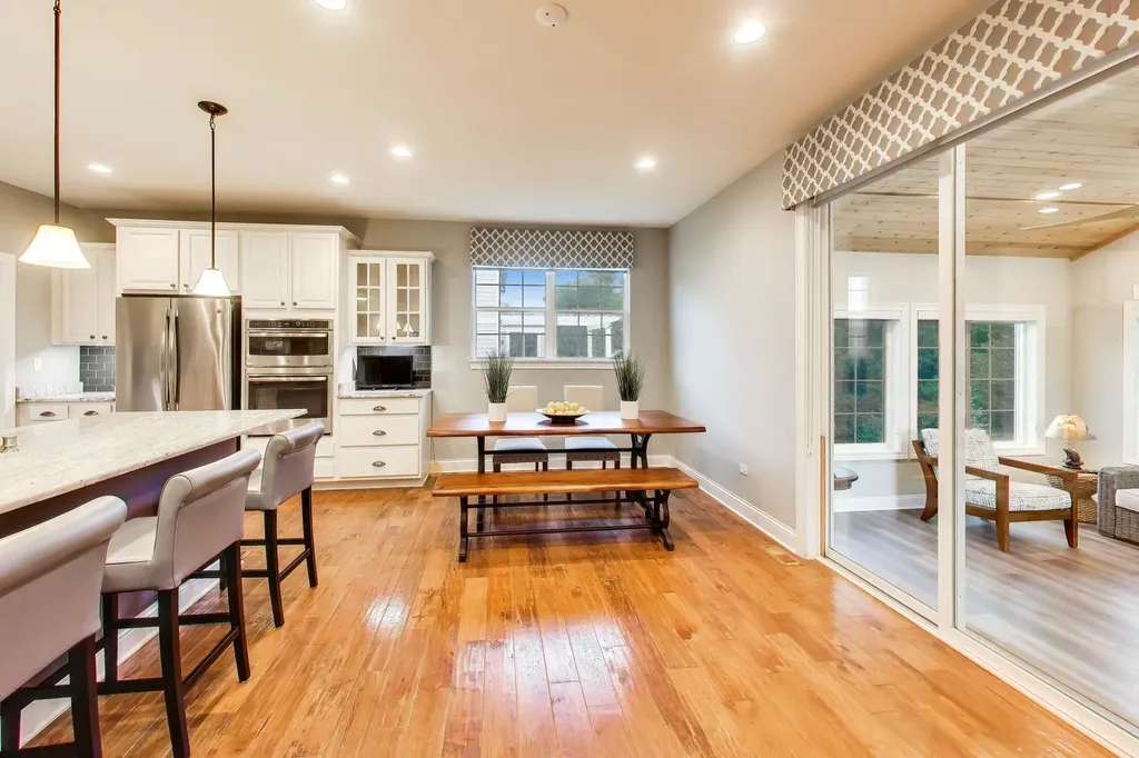823 Heatherfield Circle Naperville IL 60565