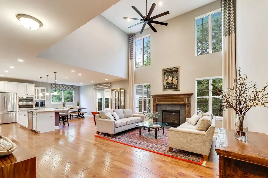 823 Heatherfield Circle Naperville IL 60565