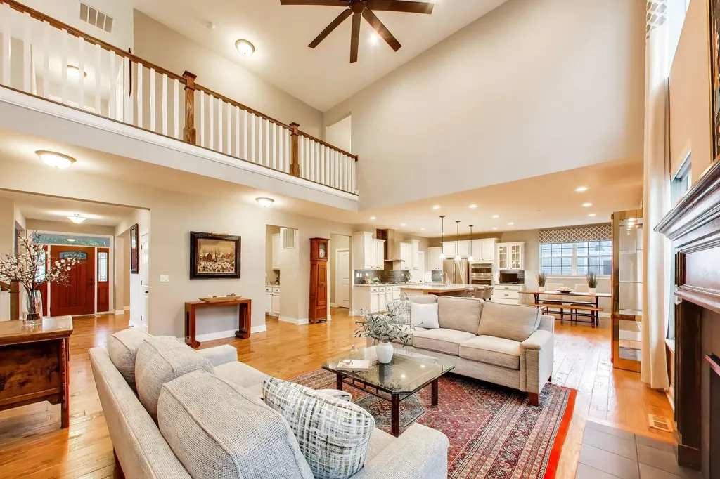 823 Heatherfield Circle Naperville IL 60565