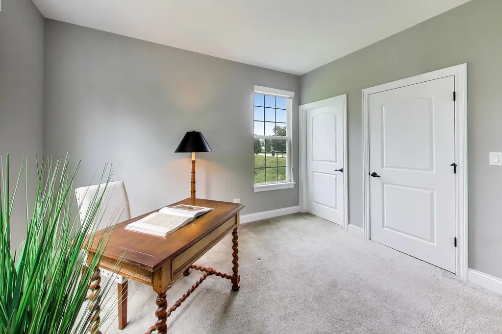 823 Heatherfield Circle Naperville IL 60565