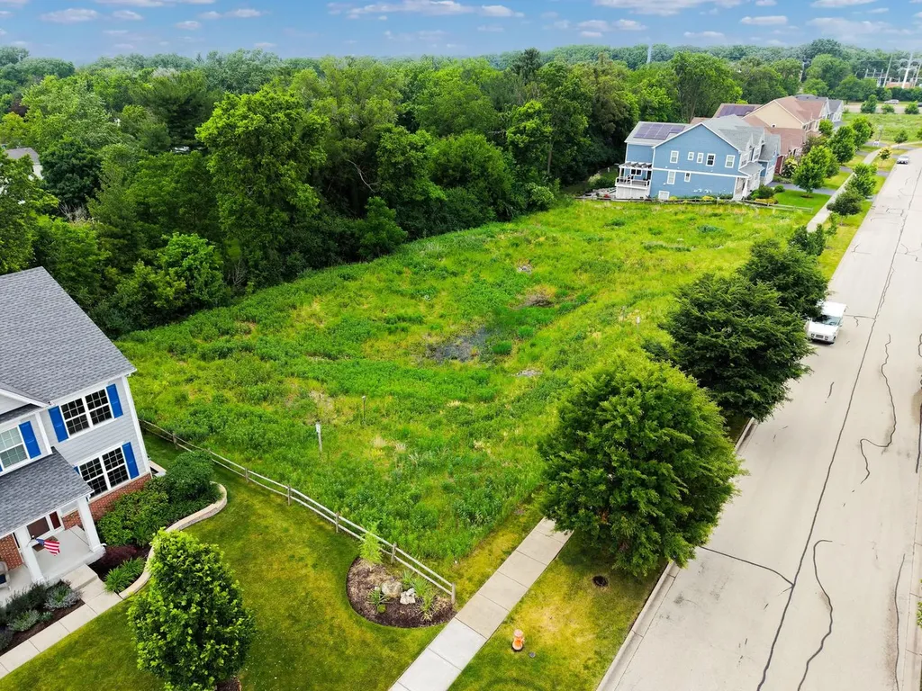 823 Heatherfield Circle Naperville IL 60565