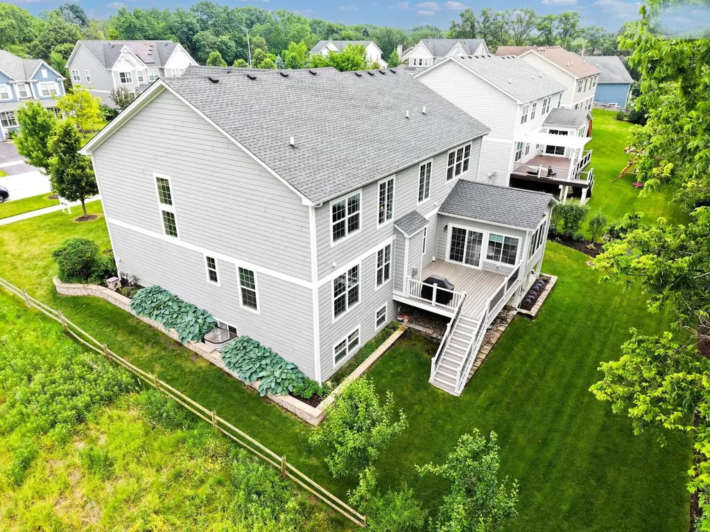 823 Heatherfield Circle Naperville IL 60565