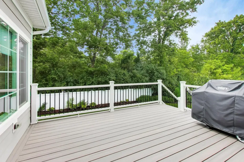 823 Heatherfield Circle Naperville IL 60565