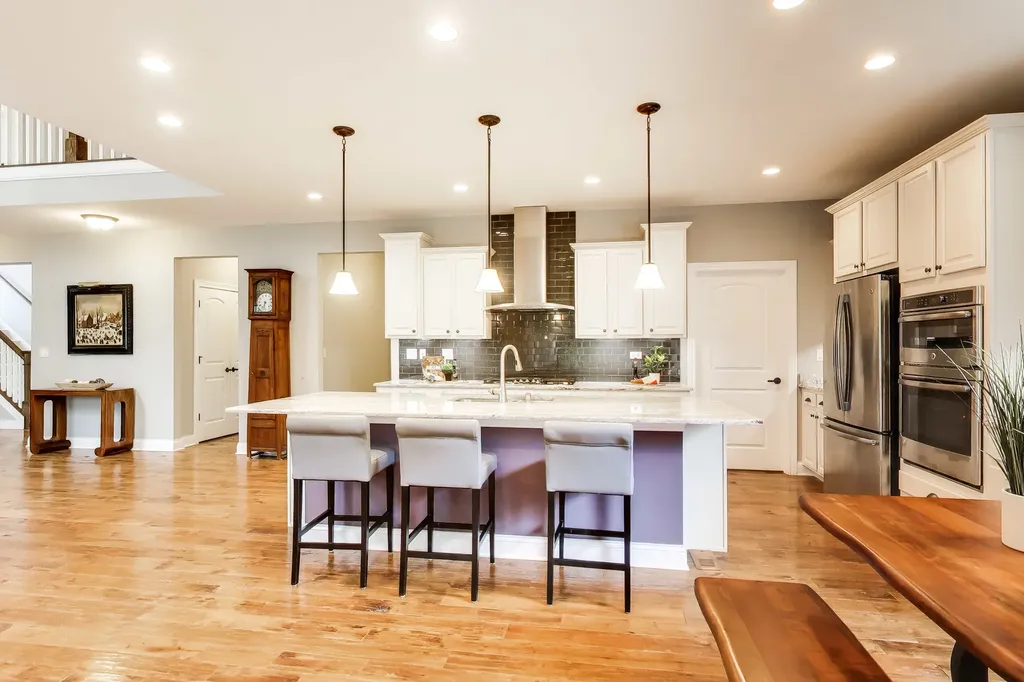 823 Heatherfield Circle Naperville IL 60565
