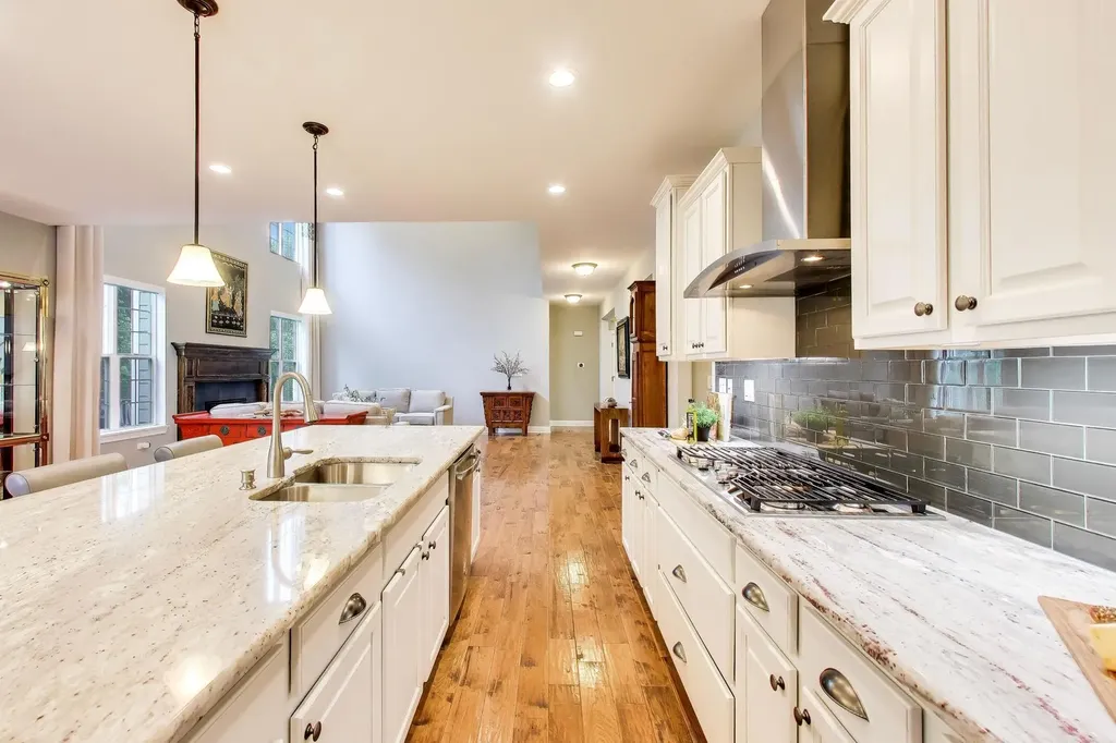 823 Heatherfield Circle Naperville IL 60565