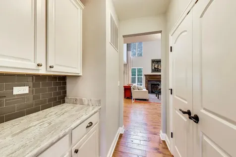823 Heatherfield Circle Naperville IL 60565