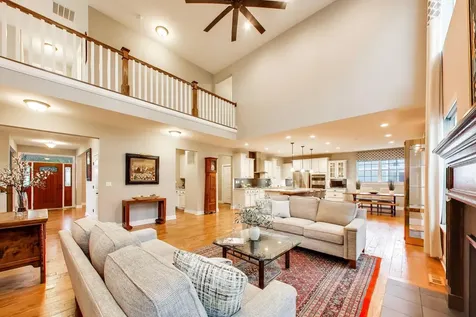 823 Heatherfield Circle Naperville IL 60565