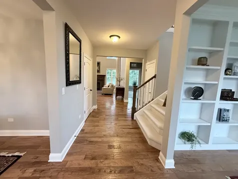 823 Heatherfield Circle Naperville IL 60565