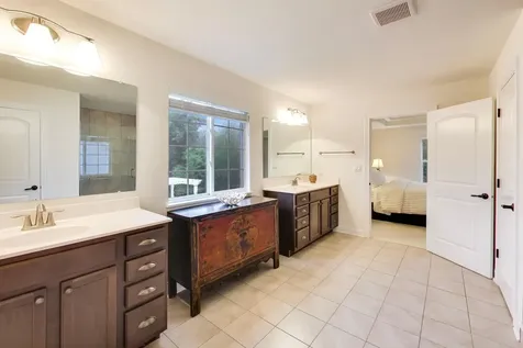 823 Heatherfield Circle Naperville IL 60565