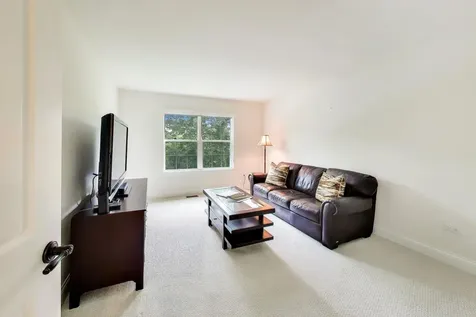 823 Heatherfield Circle Naperville IL 60565