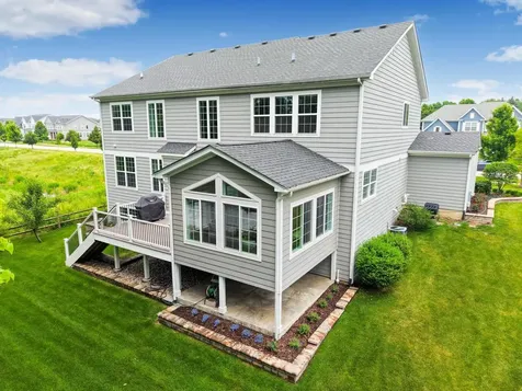 823 Heatherfield Circle Naperville IL 60565