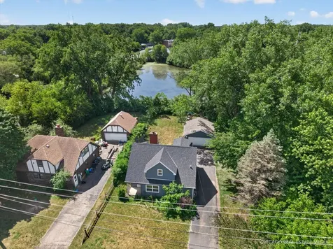 830 East Kimball Avenue Woodstock IL 60098