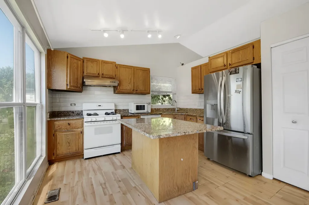 479 Bluebird Drive Bolingbrook IL 60440