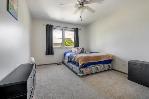 1727 Roosa Lane Elk Grove Village IL 60007