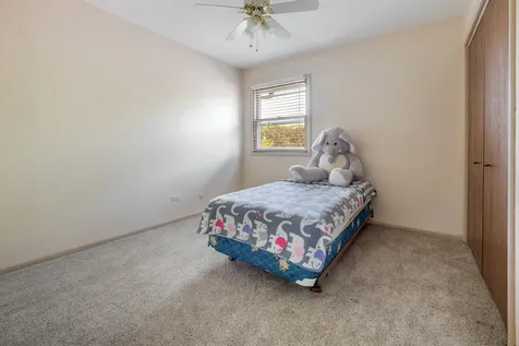 1727 Roosa Lane Elk Grove Village IL 60007