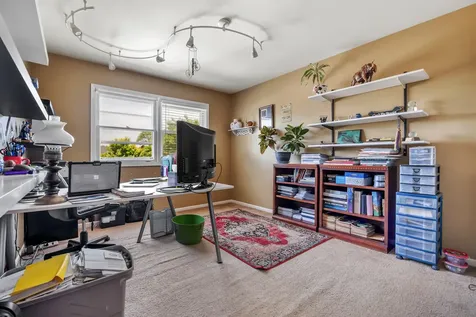 1727 Roosa Lane Elk Grove Village IL 60007