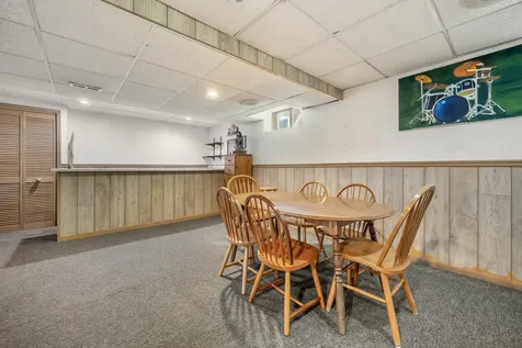 1727 Roosa Lane Elk Grove Village IL 60007