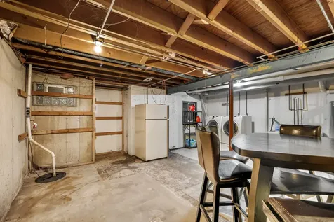 1727 Roosa Lane Elk Grove Village IL 60007