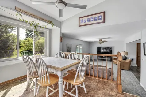 1727 Roosa Lane Elk Grove Village IL 60007