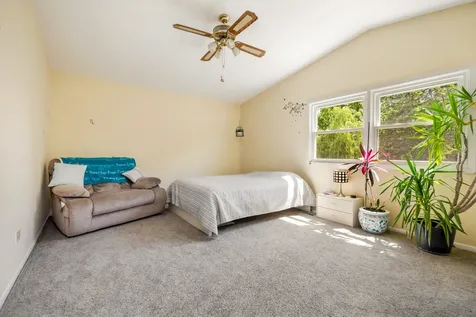 1727 Roosa Lane Elk Grove Village IL 60007