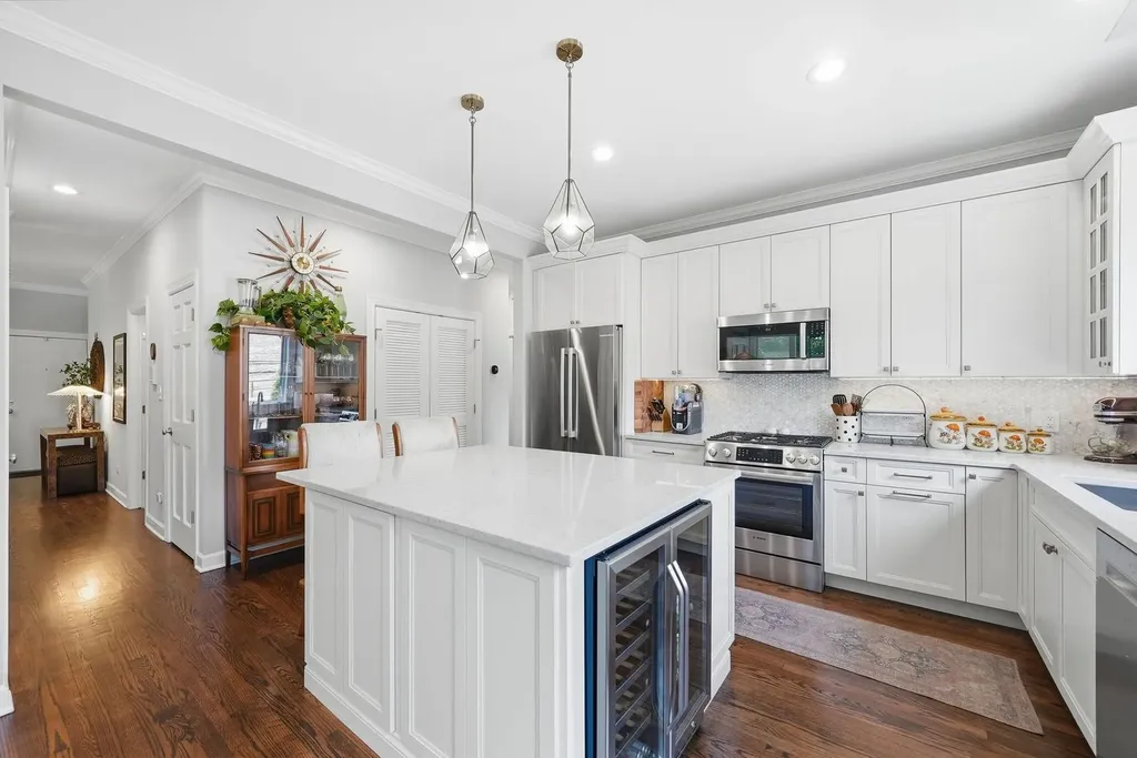 3204 North Paulina Street Chicago IL 60657