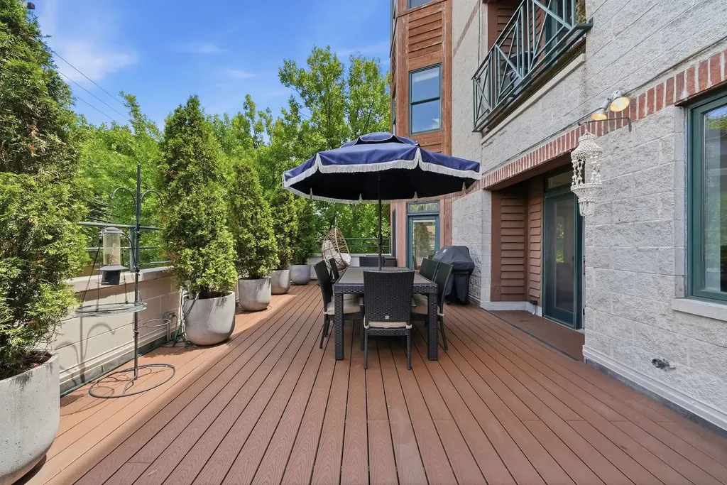 3204 North Paulina Street Chicago IL 60657