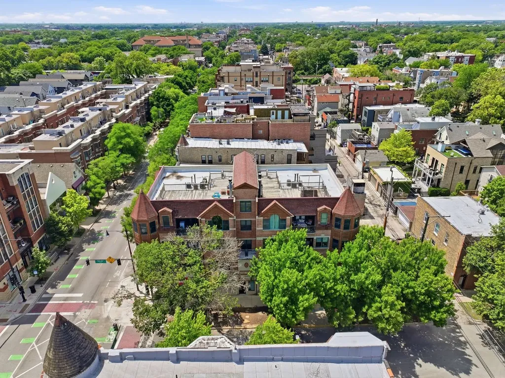 3204 North Paulina Street Chicago IL 60657