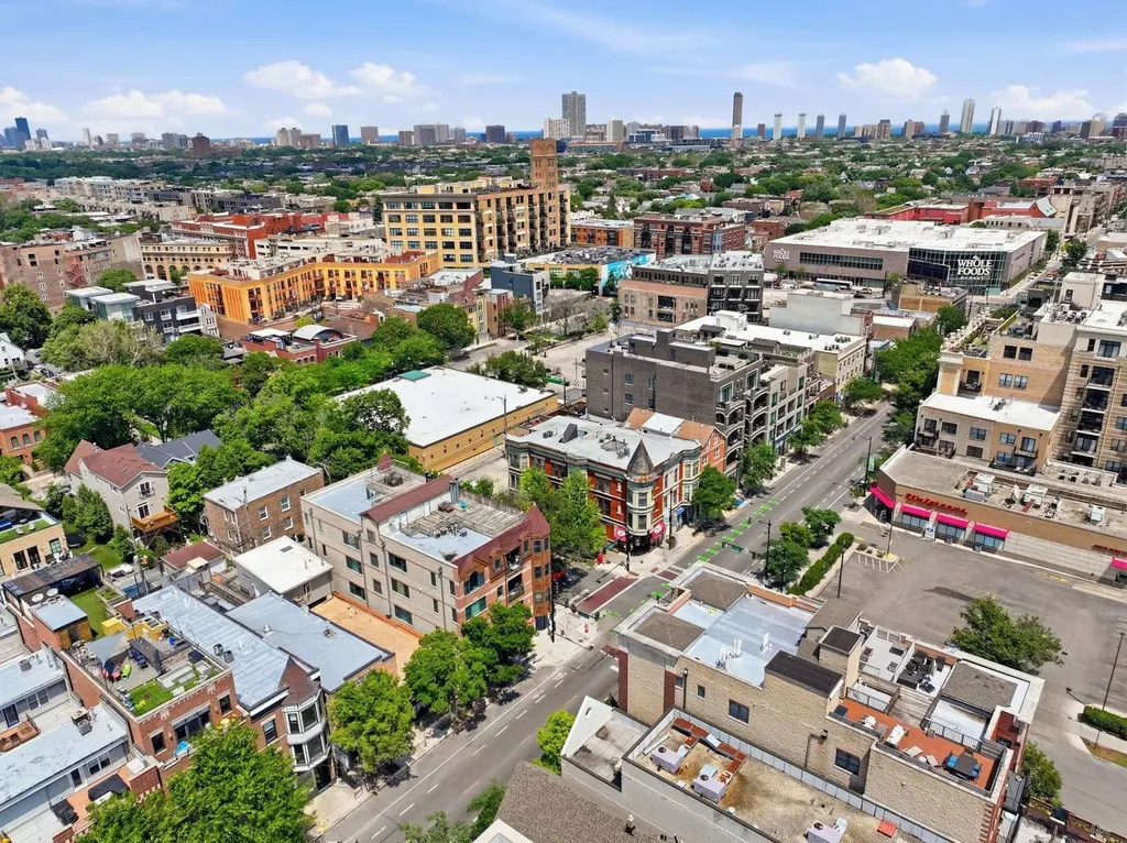 3204 North Paulina Street Chicago IL 60657