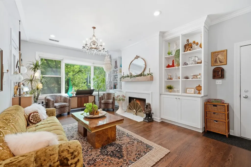 3204 North Paulina Street Chicago IL 60657