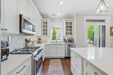 3204 North Paulina Street Chicago IL 60657