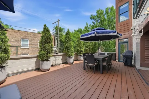 3204 North Paulina Street Chicago IL 60657