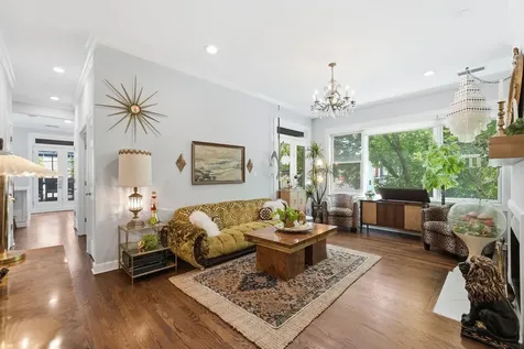 3204 North Paulina Street Chicago IL 60657