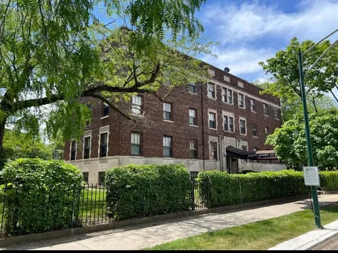 2121 East 72 Street Chicago IL 60649