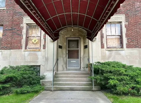 2121 East 72 Street Chicago IL 60649