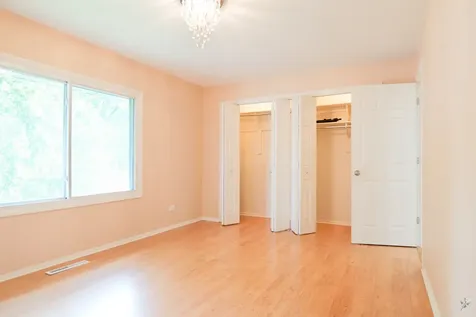 1707 South Green Meadows Boulevard Streamwood IL 60107