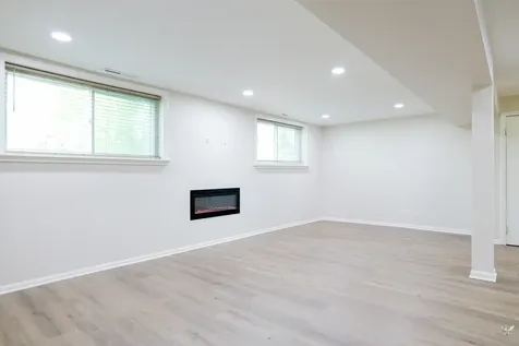 1707 South Green Meadows Boulevard Streamwood IL 60107