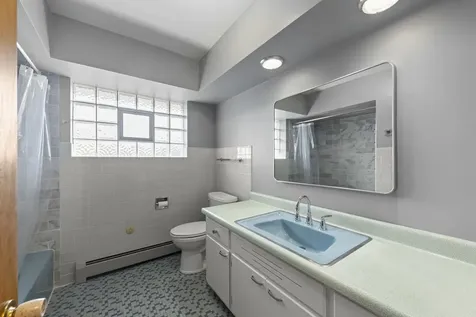 6401 West 52nd Street Chicago IL 60638