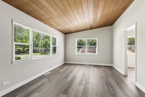 453 Tomahawk Street Park Forest IL 60466
